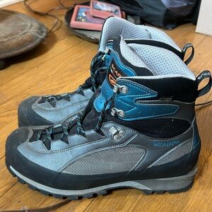 Scarpa Men's charmoz pro gtx size 9.5